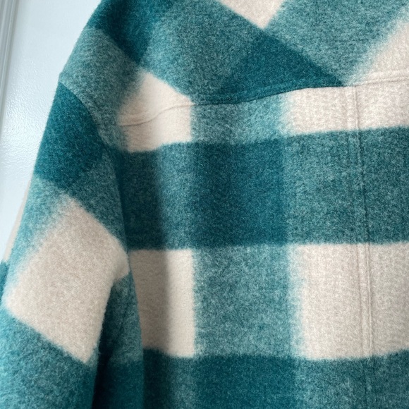 Tuckernuck Aspen Plaid Oversized Shirt Jacket - Picture 6 of 7